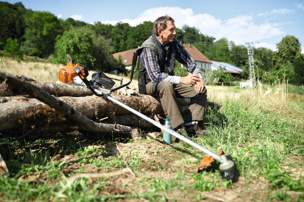 Desmalezadora Con Hilo y Cuchilla FS 230 Stihl