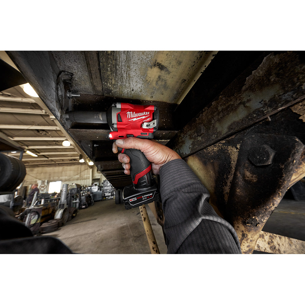 Llave de impacto M12 Fuel Stubby 1/2 Pulg 2555-22 Milwaukee