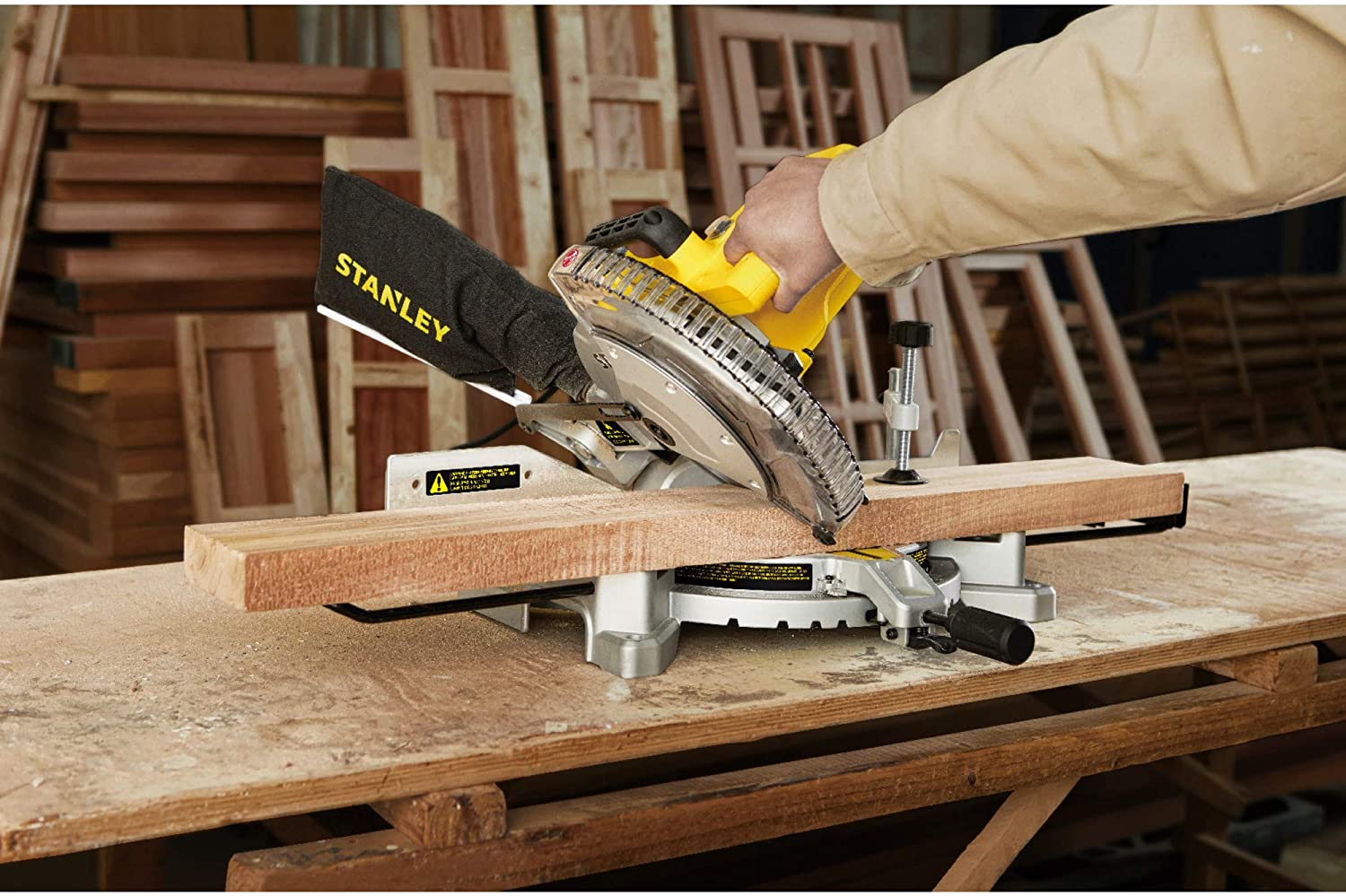 Sierra Inglete Disco 10 Pulg 1650W SM16-B3 Stanley