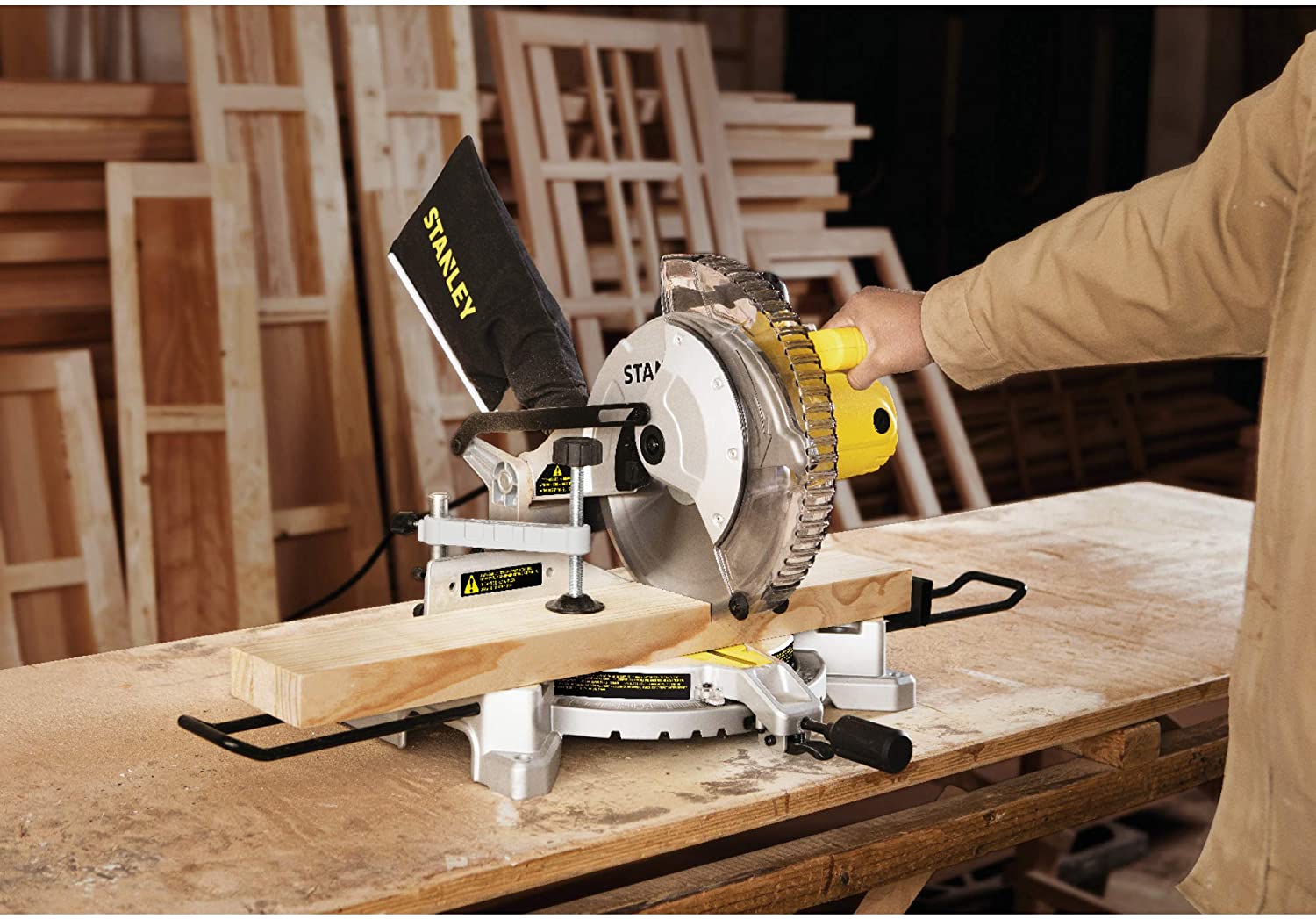 Sierra Inglete Disco 10 Pulg 1650W SM16-B3 Stanley