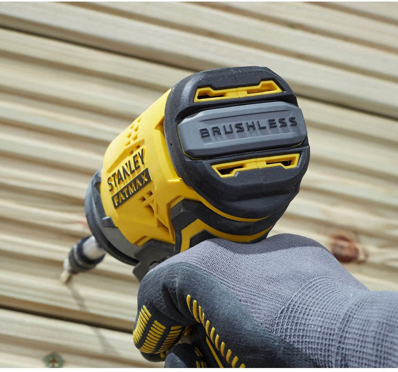 Llave de Impacto Inalámbrico Sin Carbones Brushless 20V SBI810D2K Stanley