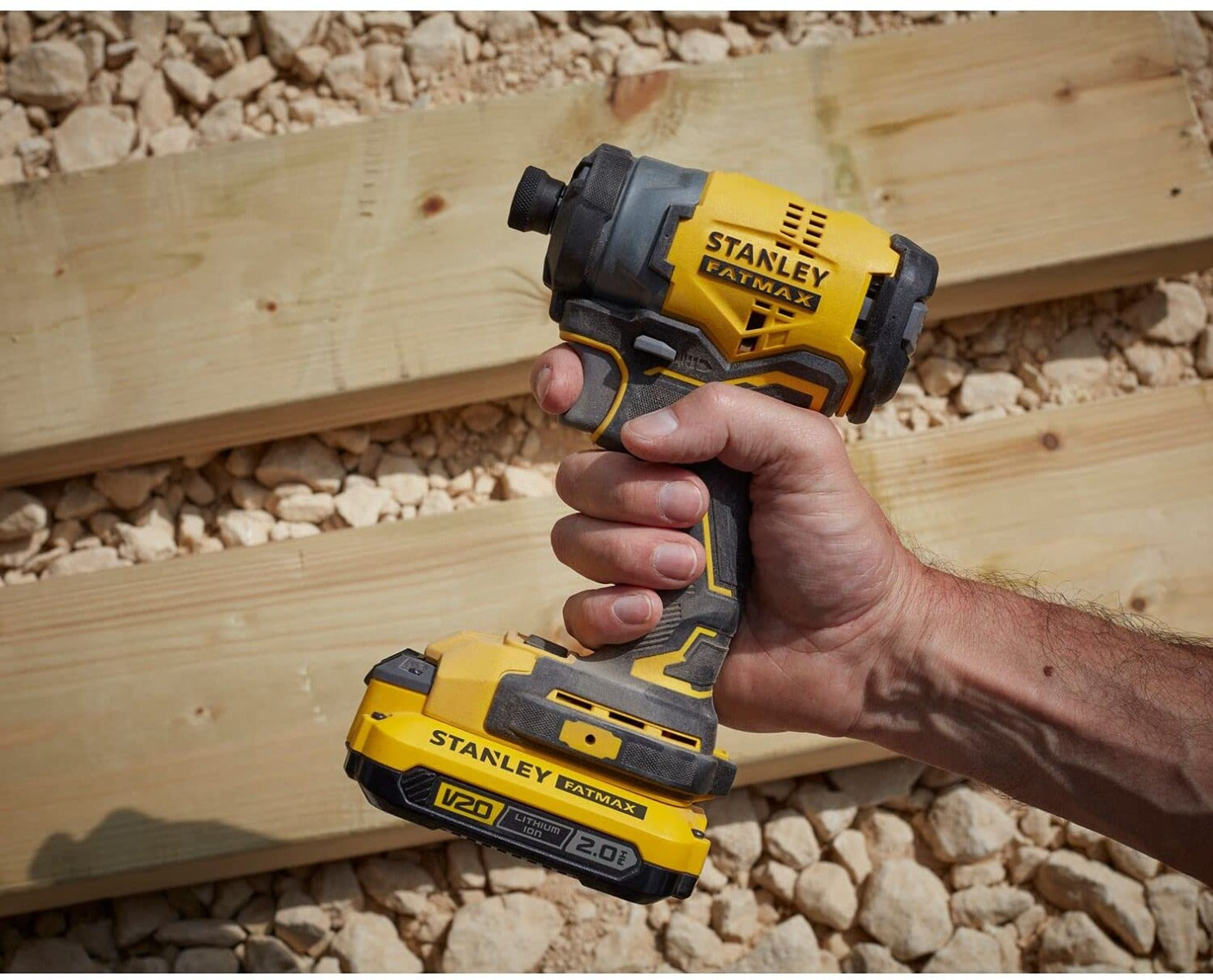 Llave de Impacto Inalámbrico Sin Carbones Brushless 20V SBI810D2K Stanley