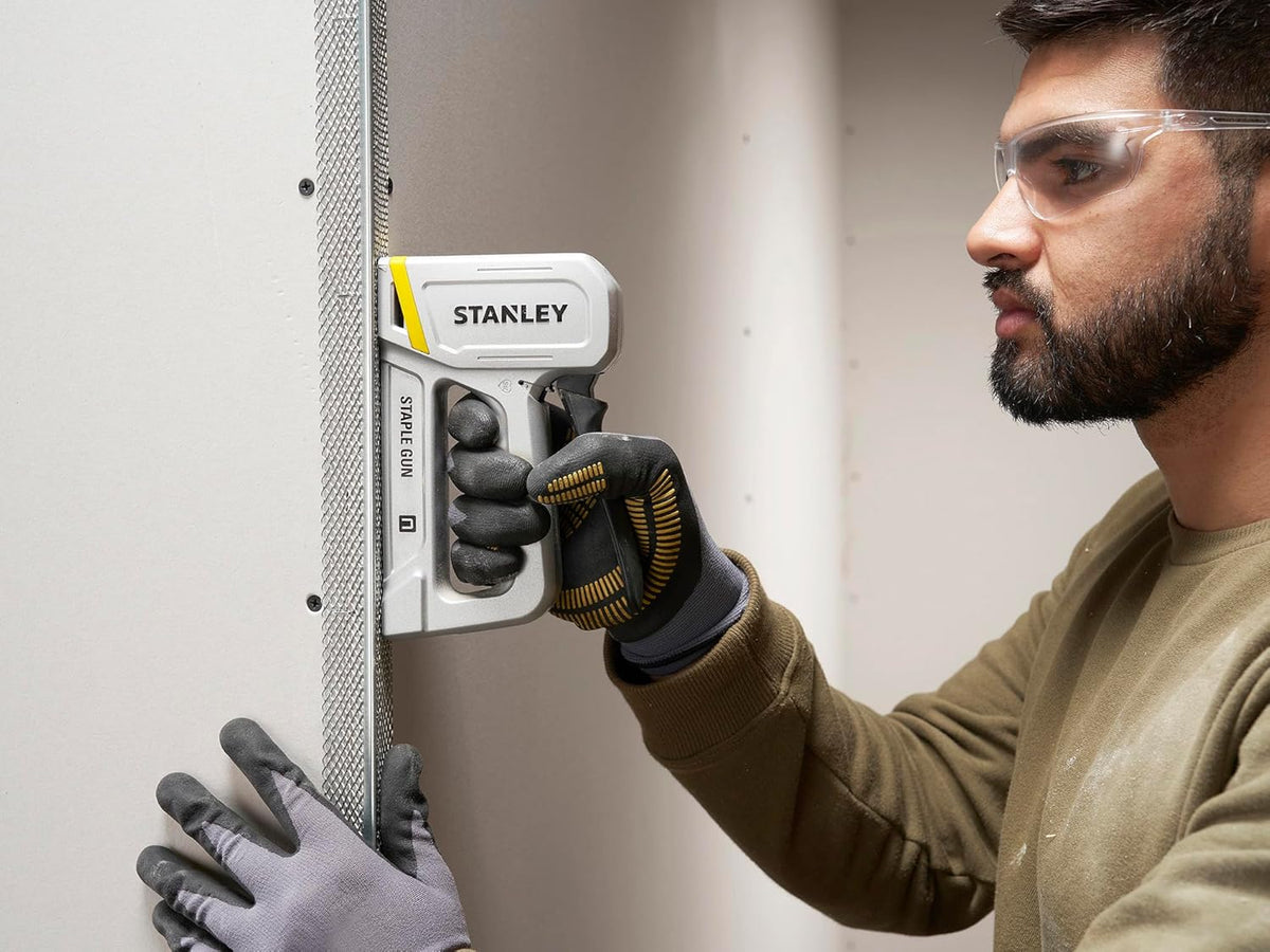 Engrapadora plástica uso pesado STHT70150 Stanley