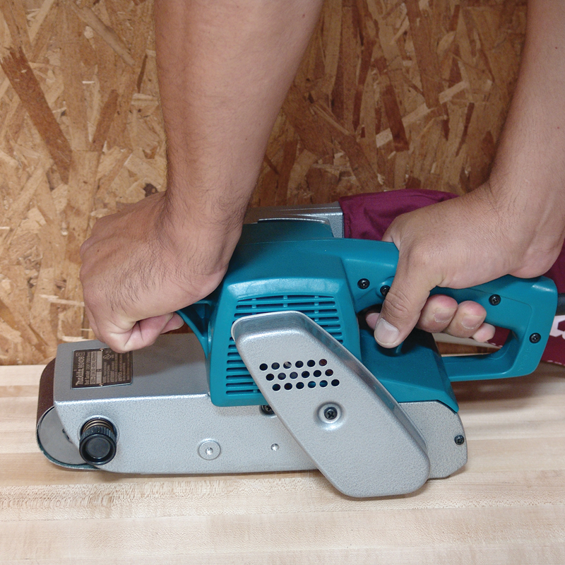 Lijadora de banda 3X24 850W 9924DB Makita