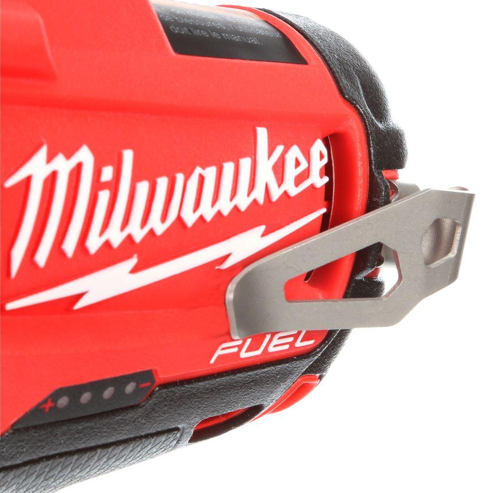 Taladro atornillador 1/4 Pulg M12 FUEL VVR 2402-22 Milwaukee