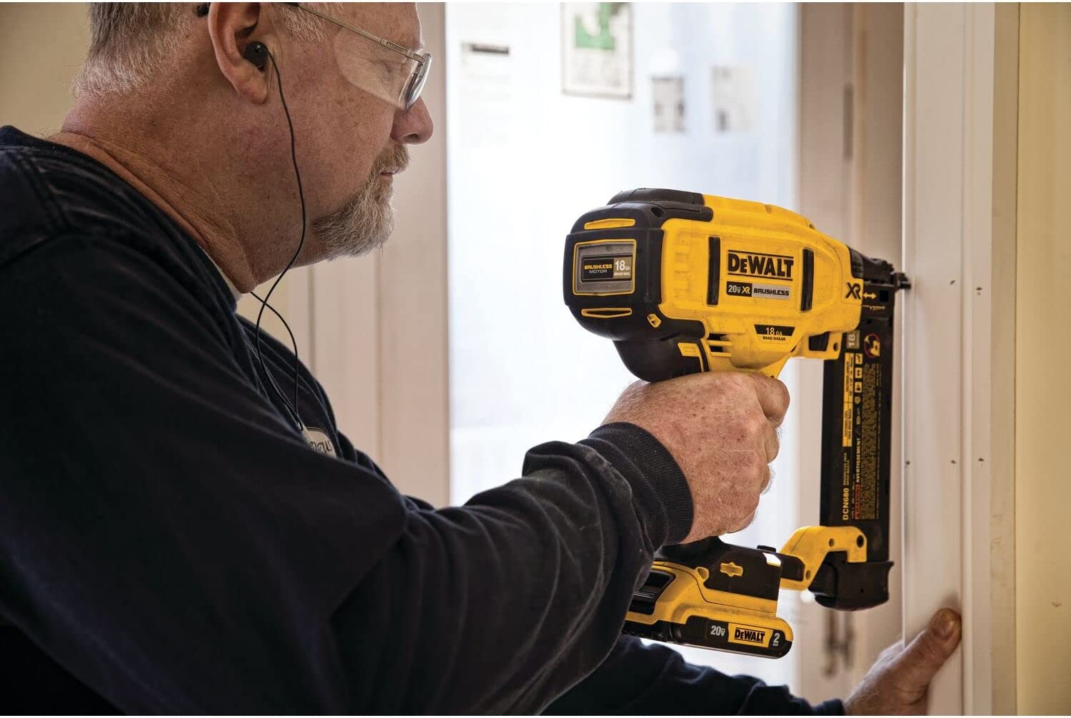 Clavadora Inalámbrica 20V Brushless DCN680D1 DeWalt