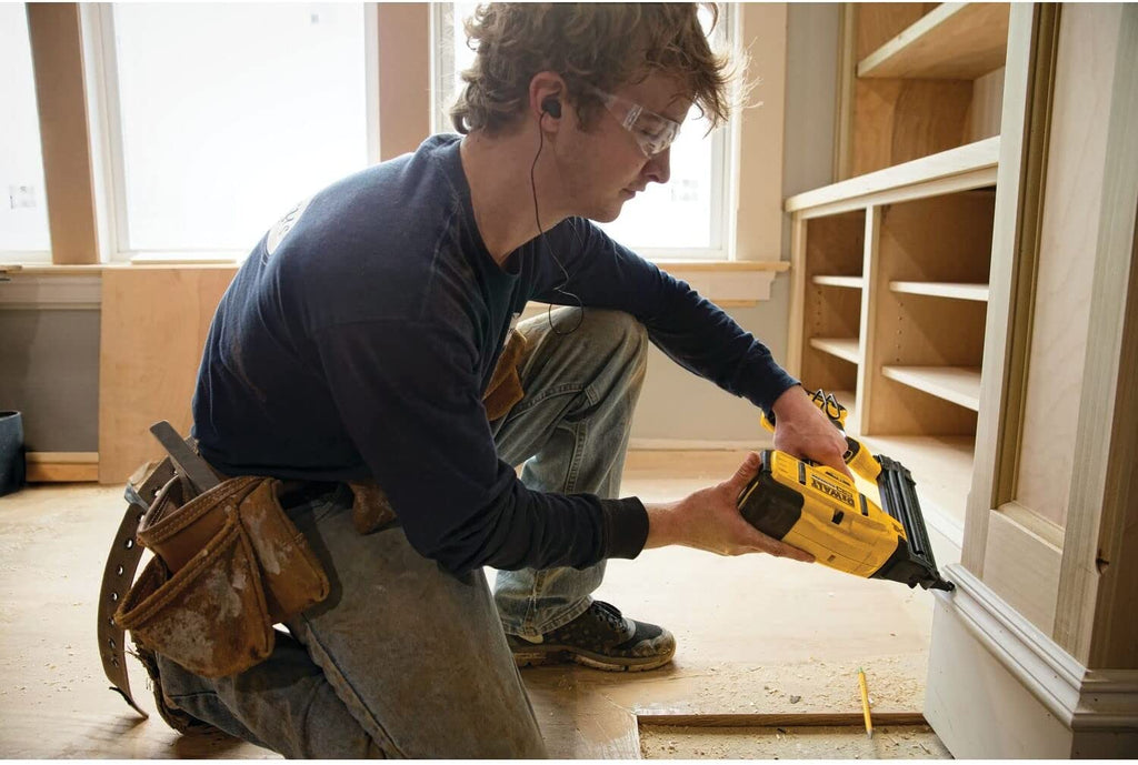 Clavadora Inalámbrica 20V Brushless DCN680D1 DeWalt