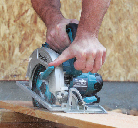 Sierra circular inalámbrica 36V 7-1/4 Pulg DHS711Z Makita