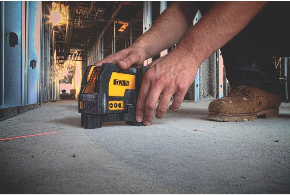 Láser auto-nivelante en cruz con 2 puntos Luz Roja DW0822 DeWalt