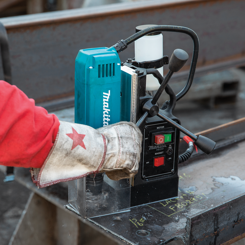 Taladro magnético1,050W 35 mm 1-3/8" HB350 Makita
