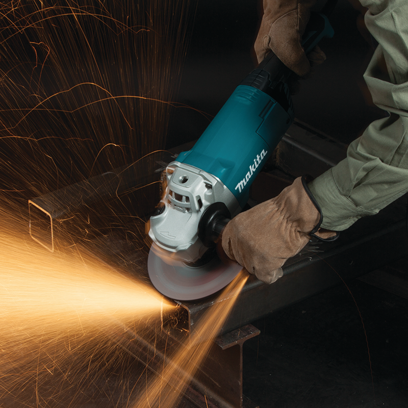 Esmeriladora 7 Pulg 2200W GA7060 Makita