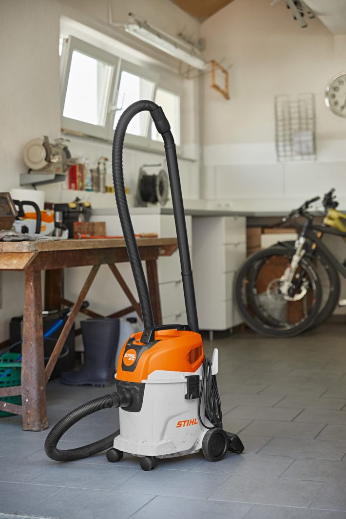 Aspiradora de líquidos y sólidos 3.2 gal SE 33 Stihl
