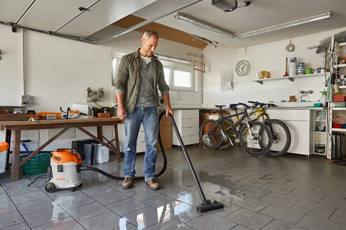 Aspiradora de líquidos y sólidos 3.2 gal SE 33 Stihl