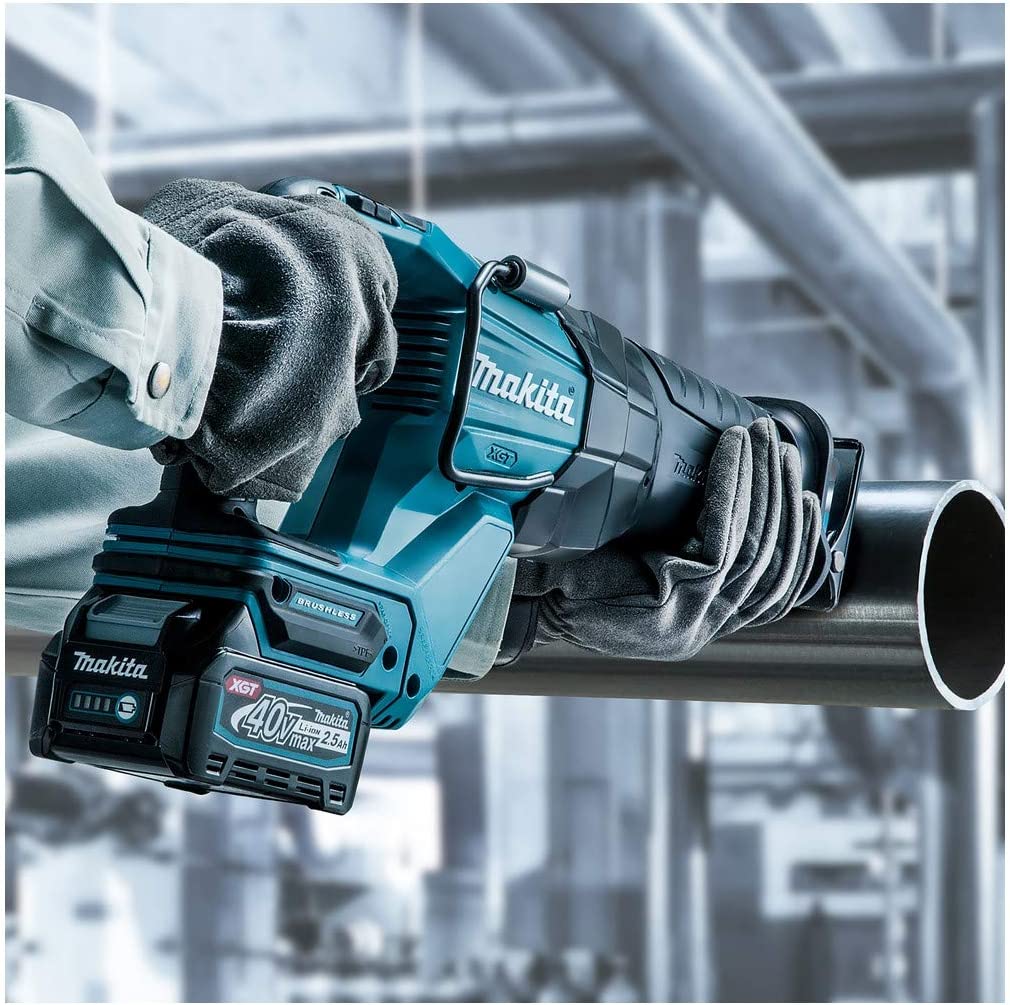 Sierra Sable Inalámbrica 40V MAX JR001GM201 Makita