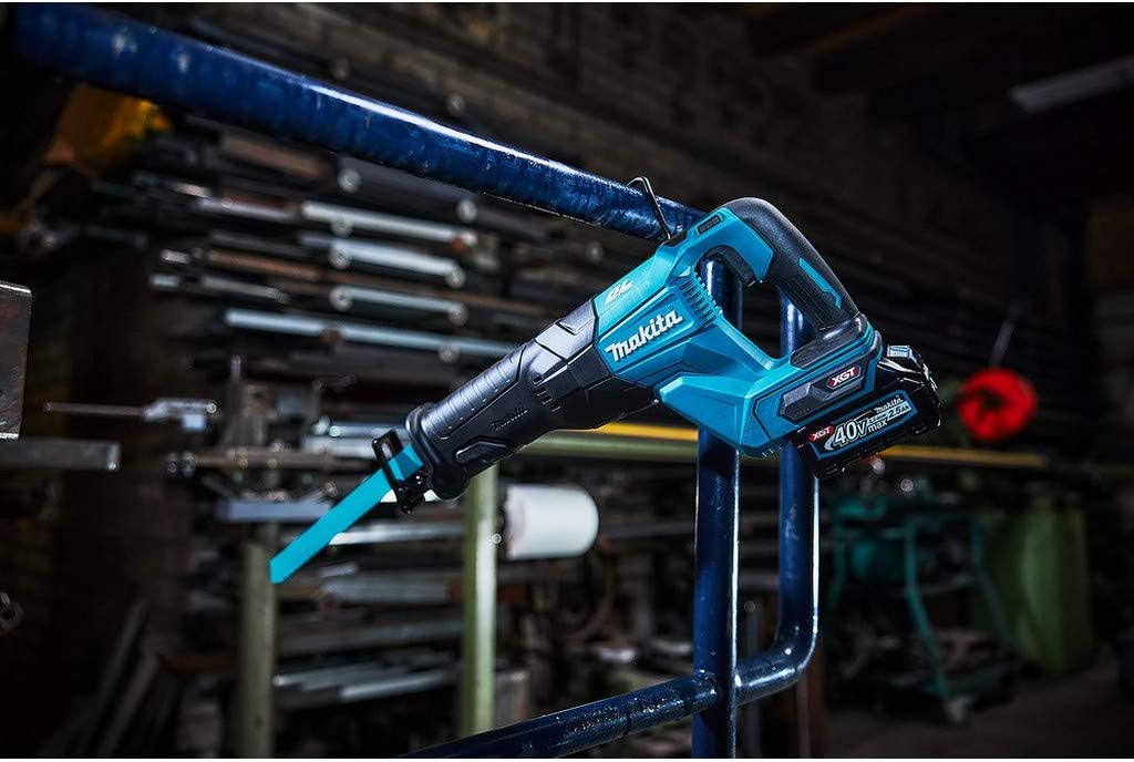 Sierra Sable Inalámbrica 40V MAX JR001GM201 Makita