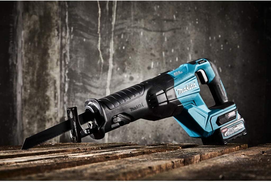 Sierra Sable Inalámbrica 40V MAX JR001GM201 Makita