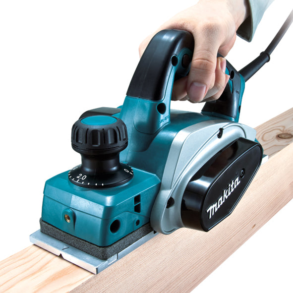 Cepillo eléctrico 3-1/4 Pulg 620W KP0800 Makita