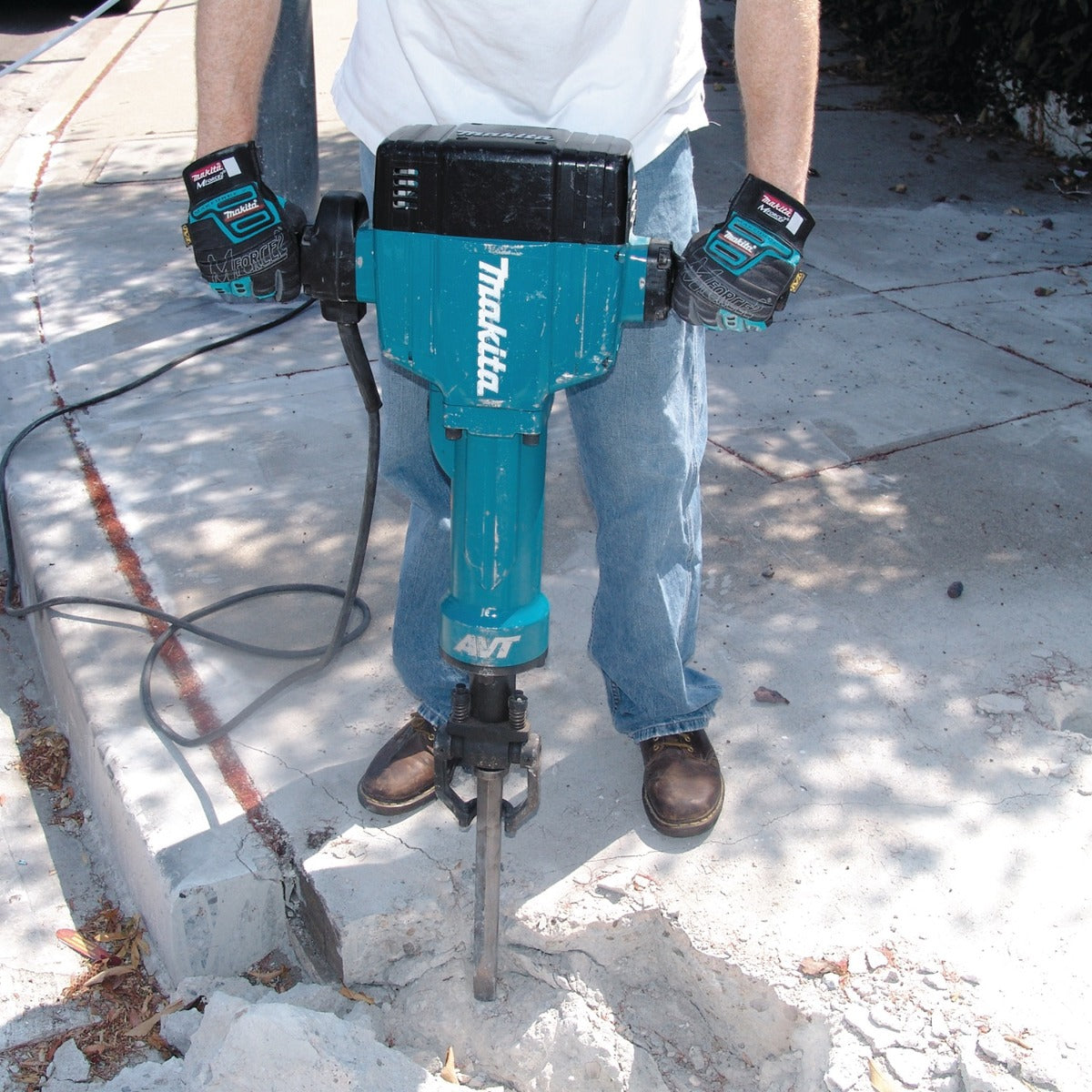 Martillo cincelador 1650W HM1801 Makita