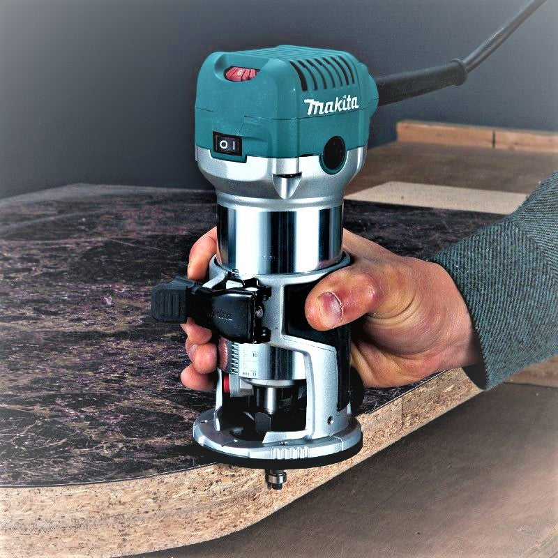 Router 710W VV RT0700CX2 Makita