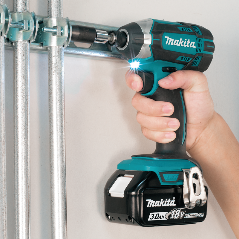 Combo MaxiCombo de Inalámbricos 18V XT610 6Pz Makita