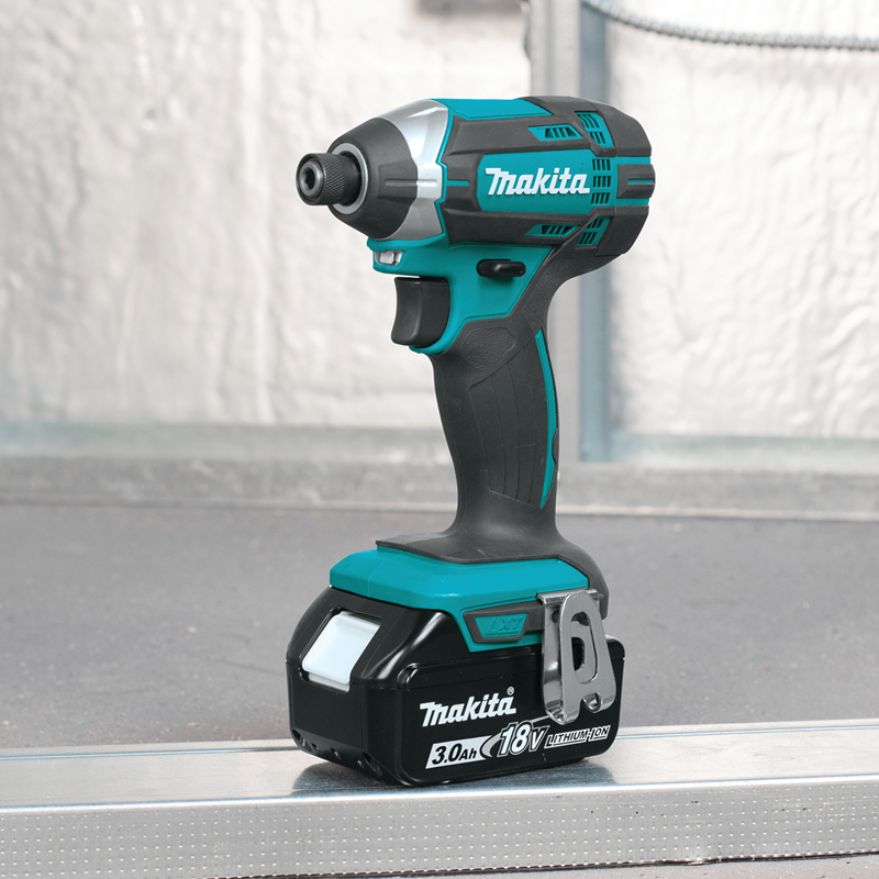 Combo MaxiCombo de Inalámbricos 18V XT610 6Pz Makita
