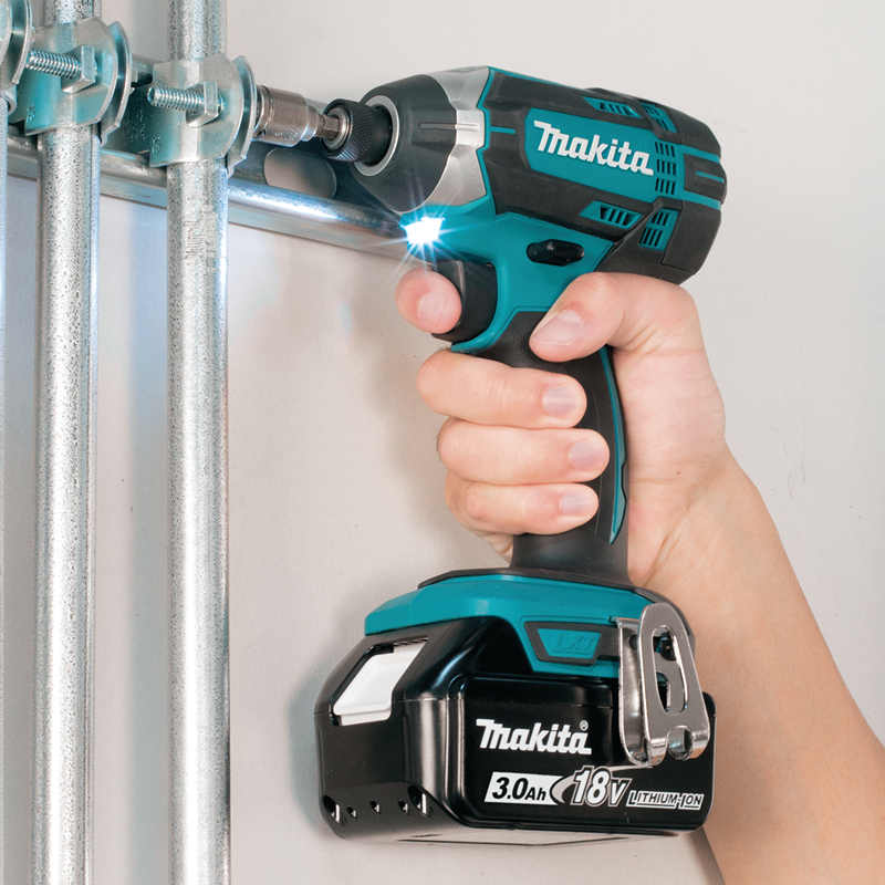 Combo MaxiCombo de Inalámbricos 18V XT610 6Pz Makita